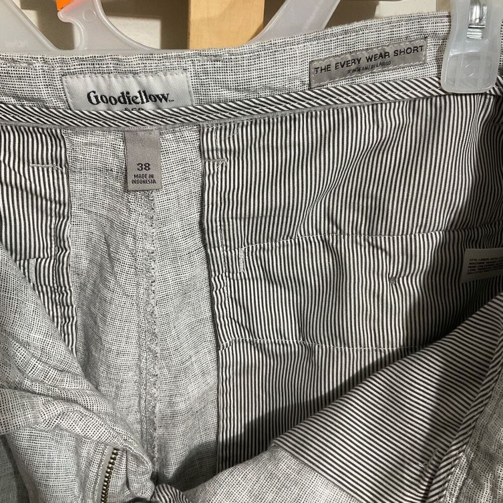 Goodfellow and Co. every wear flat front men’s shorts 9 inch inseam, gray size 3 - Picture 3 of 7
